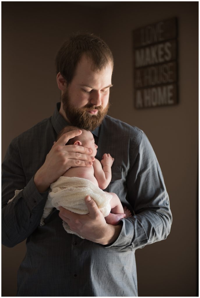 Daddy and Baby | Minnesota Newborn Photographer